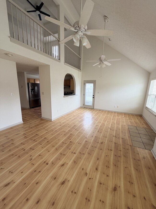 Building Photo - 761 Jennings Ct