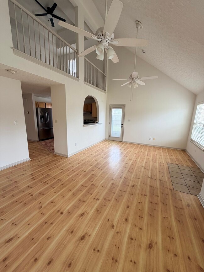 Foto del edificio - 761 Jennings Ct