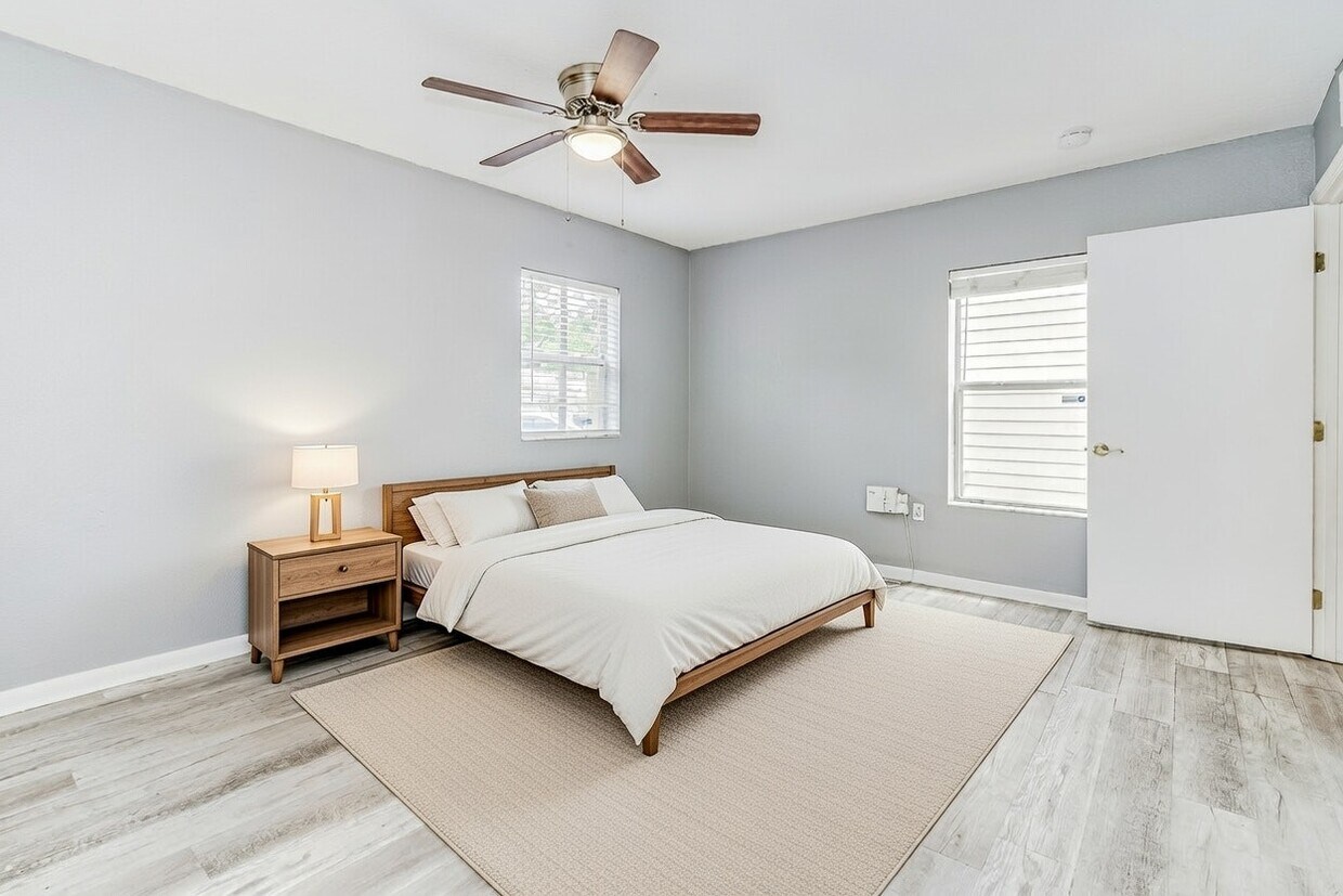 Photo - 2912 East Columbus Drive, Unit 2