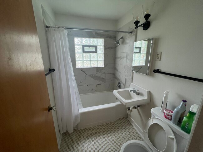 Foto del edificio - 208 N Locust St