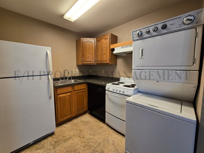 Foto del edificio - 609 N Andover Rd