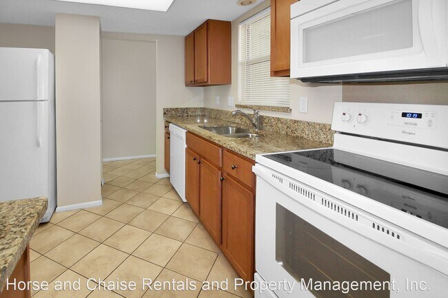 Building Photo - 2 br, 2 bath House - 105 Base Avenue E