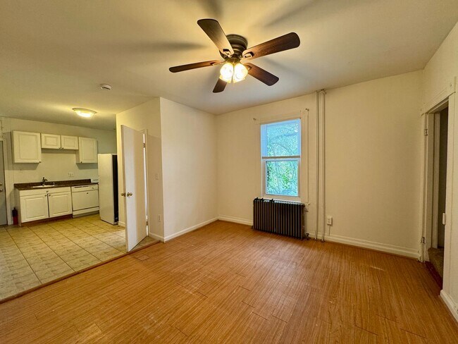 Foto del edificio - Three-Bedroom Townhome in Remington/Wyman ...