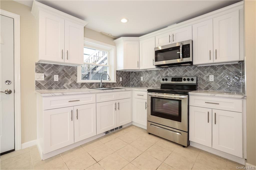 Foto principal - 835 Ralph Ave