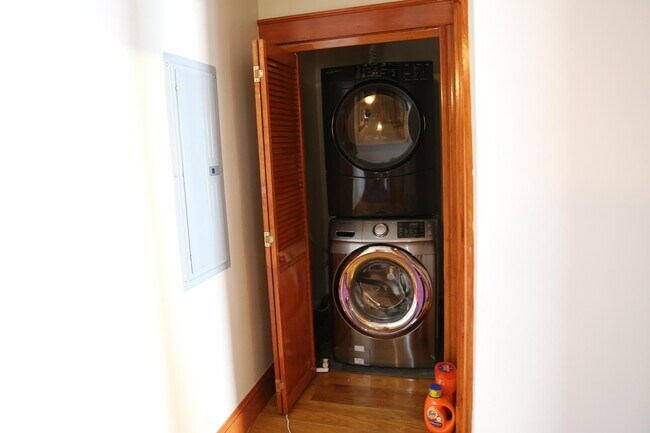 Foto del edificio - 2BD 2 Bath With Loft in Cambridge Central ...
