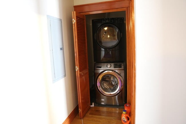 Building Photo - 2BD 2 Bath With Loft in Cambridge Central ...