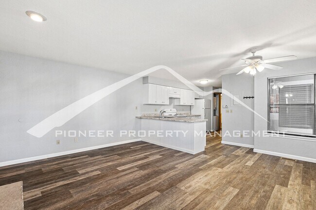 Foto del edificio - Newly Updated Condo with Central AC, Firep...