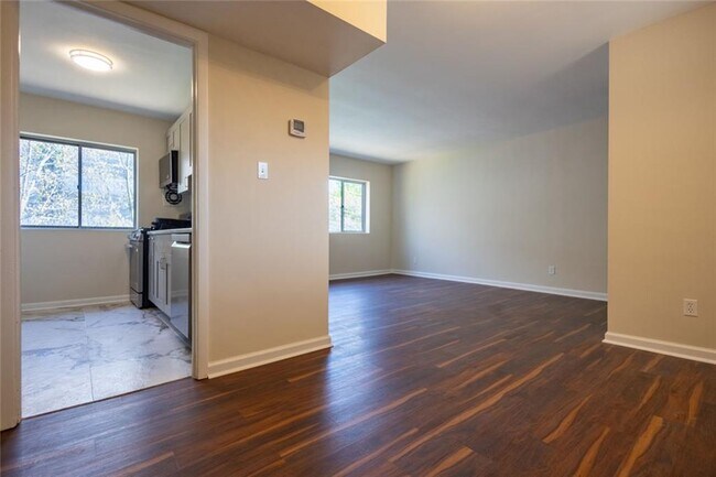 Foto del edificio - 91 Rumson Rd NE