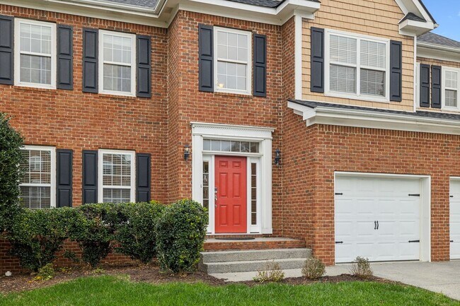 Building Photo - Immaculate 4-bedroom, 2.5-bath home in the...