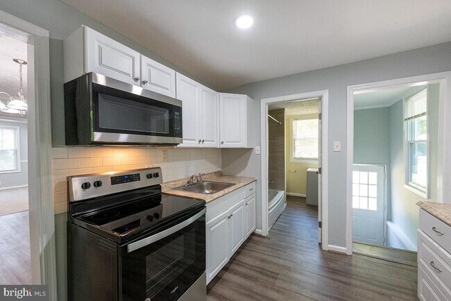 Foto del edificio - 8075 Solley Rd