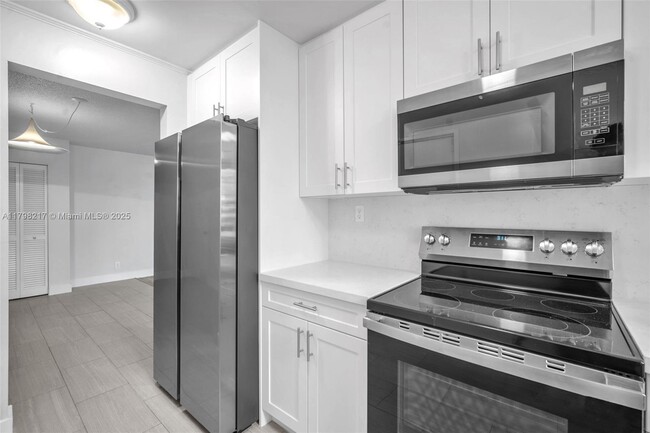 Foto del edificio - 940 NE 199th St