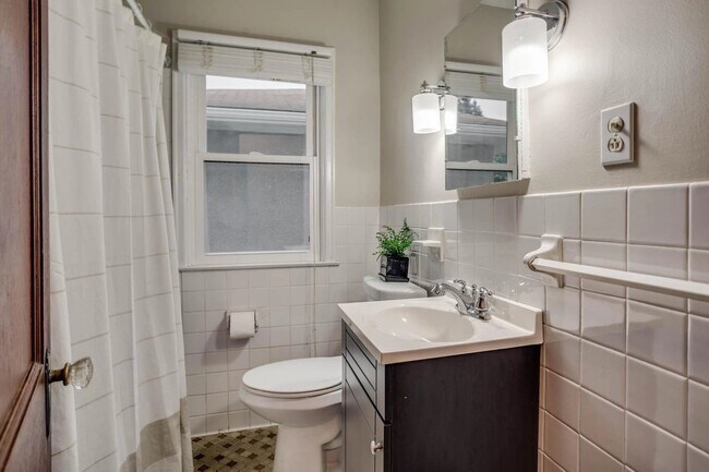 Foto del edificio - 6016 Xerxes Ave S