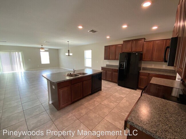 Building Photo - 5 br, 2.5 bath House - 10013 Crested Fring...