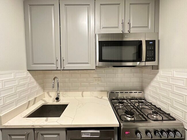 Foto del edificio - 508 W Belmont Ave