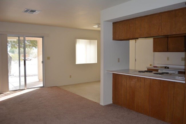 Foto del interior - 5080-5090 S La Calzada Dr