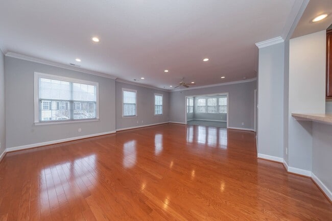 Foto del edificio - Golf course views in Braemar Creek 3 beds