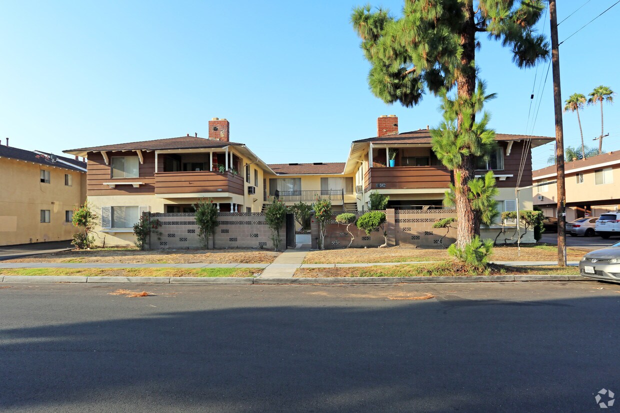 Primary Photo - Kim Luxury Apartments
