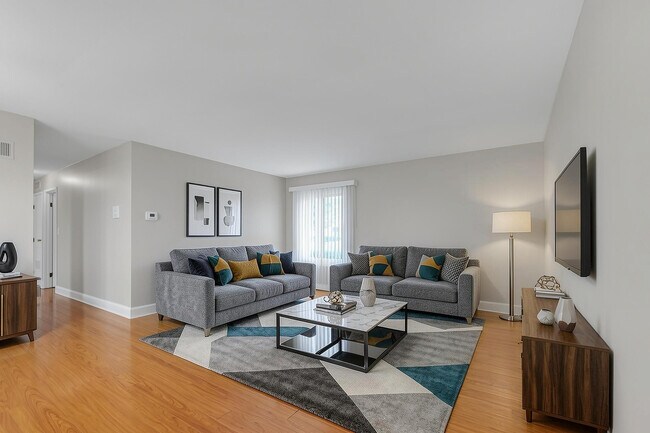 Foto del edificio - 7383 Grand Ave