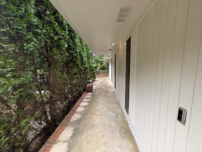 Foto del edificio - 514 Morreene Rd