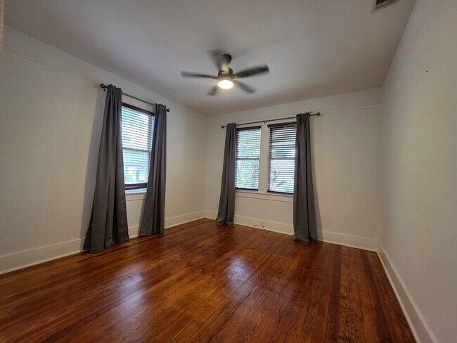 Building Photo - 1118 E 39th St