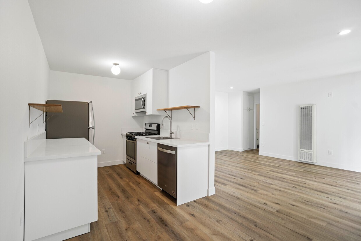 Foto principal - 15432 Gault St