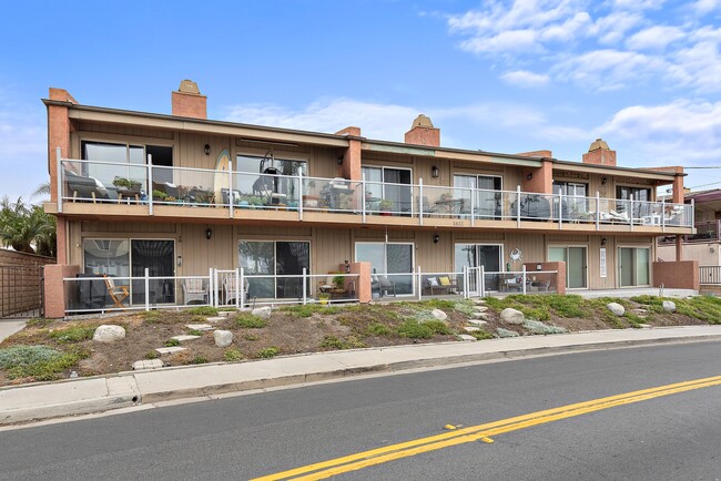 Building Photo - 1412 Buena Vista