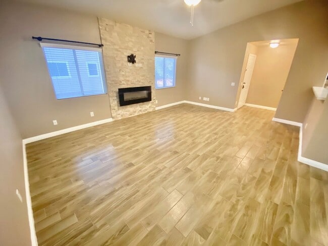 Building Photo - CHARMING CONDO IN DESIRABLE WEST LAS VEGAS NEAR SUMMERLIN