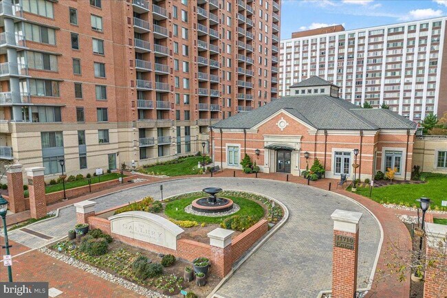 Foto del edificio - 11710 Old Georgetown Rd