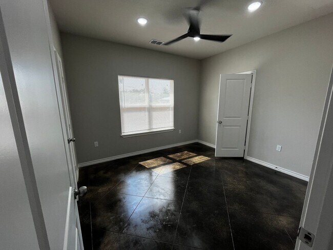Building Photo - Country Road Triplex