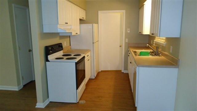 Building Photo - 2321 Tuscavilla Rd