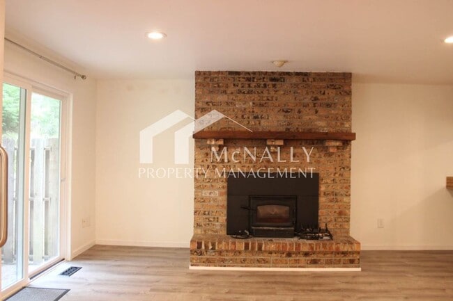 Foto del edificio - 5304-5304 96th Ave Ct NW