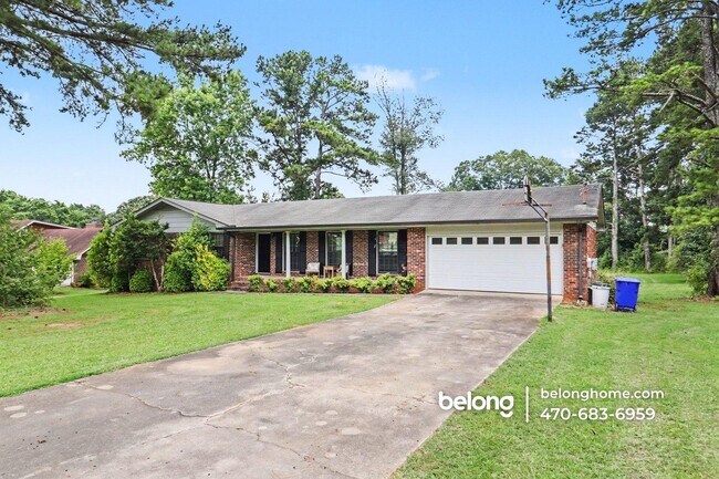 Building Photo - 135 Marilyn Dr E