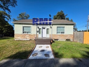 Building Photo - 1314 S Junett St