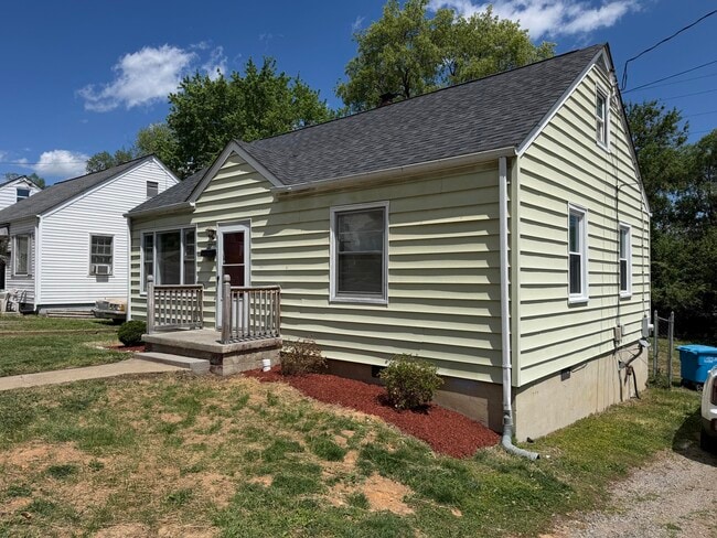 Foto del edificio - 2205 Plantation Rd NE