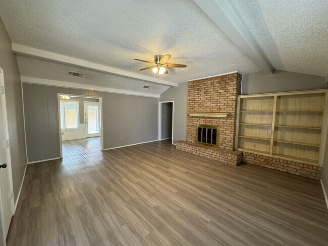 Foto del edificio - 6804 4th St