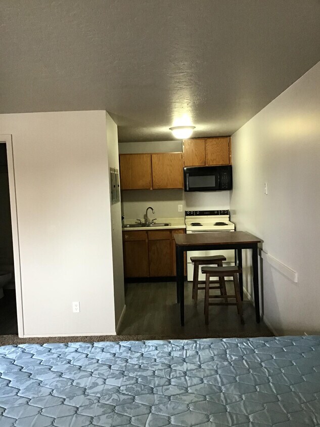 Primary Photo - 202 Bear River Dr