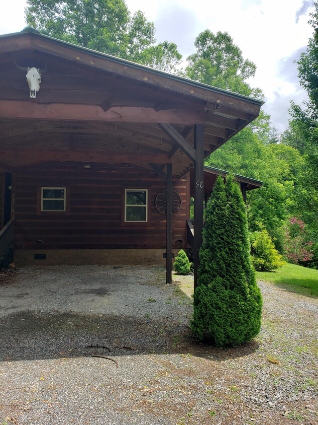 52 Supooh Ln, Sylva, NC 28779 House Rental in Sylva, NC