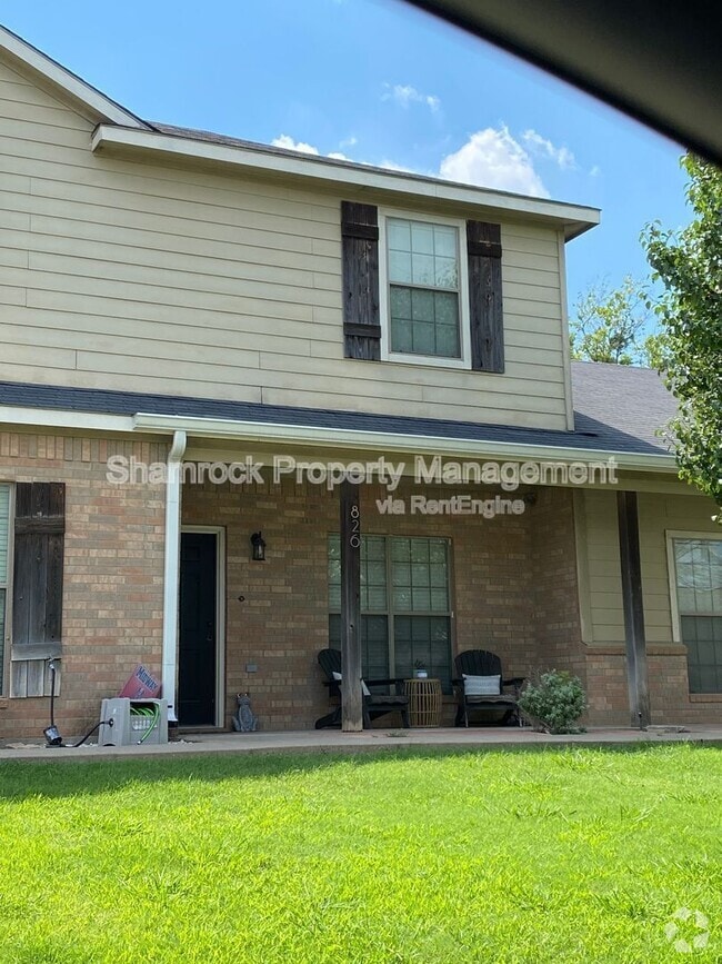 Building Photo - 826 Chambers Creek Cir