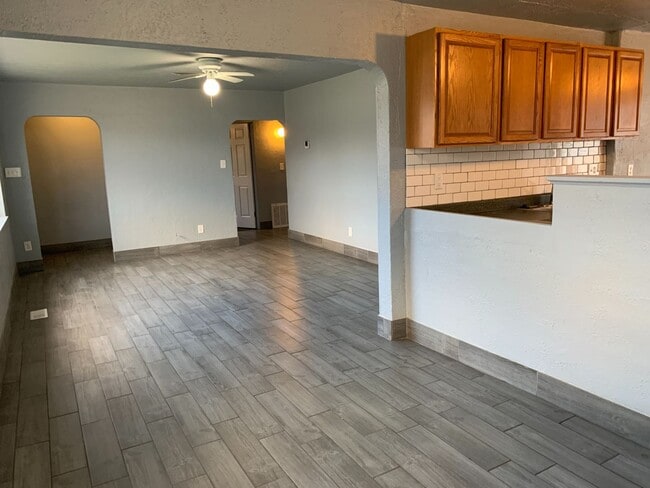Foto del edificio - 4 Bedroom/2 Bathroom Home in Kearns