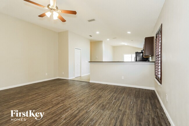 Building Photo - 5668 Village Pond Cir