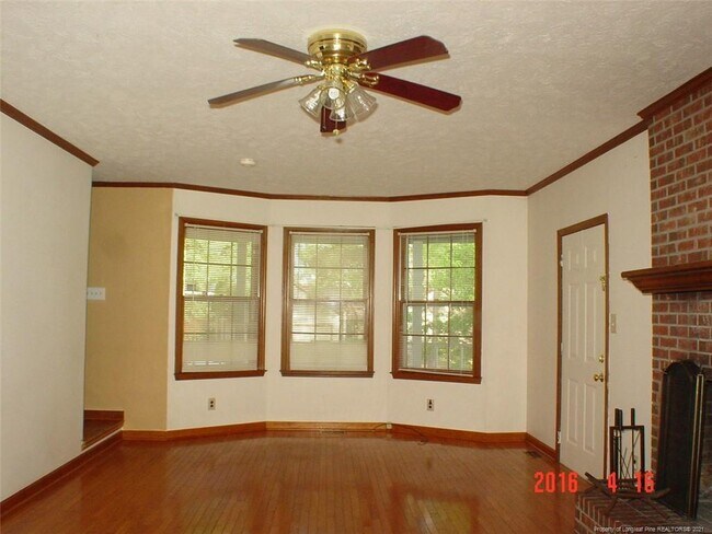 Building Photo - 444 Oakgrove Dr