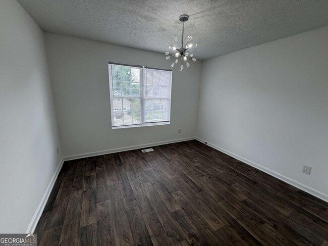 Building Photo - 1613 Fort Perry Way