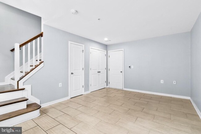 Foto del edificio - 1424 Trafalgar Ln