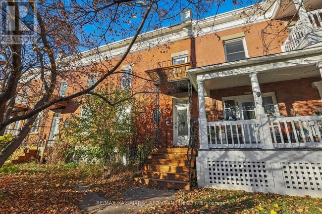 Building Photo - 340 MacKay St