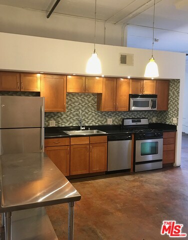 Building Photo - 420 San Pedro St
