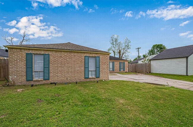Foto del edificio - 13731 Greenway Dr