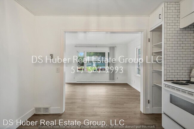 Building Photo - 3 br, 1 bath House - 4100 Marland Dr