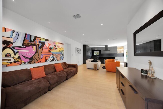 Foto del edificio - 5827 SW 69th Ct