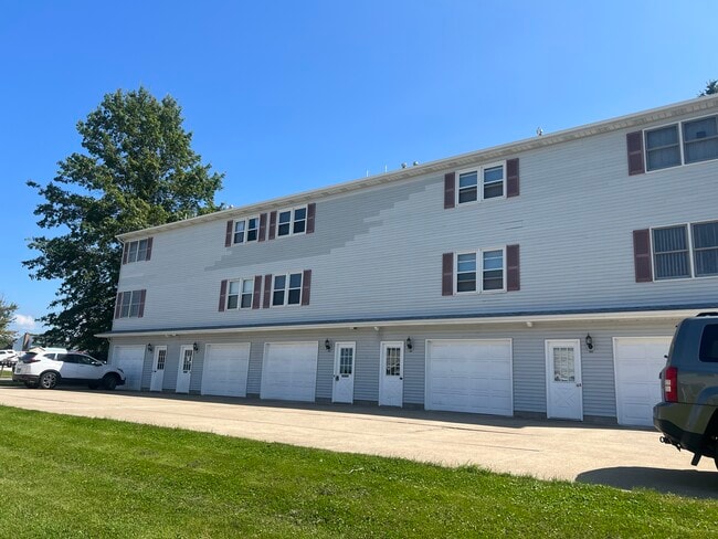 Building Photo - 4024 Canterbury Dr