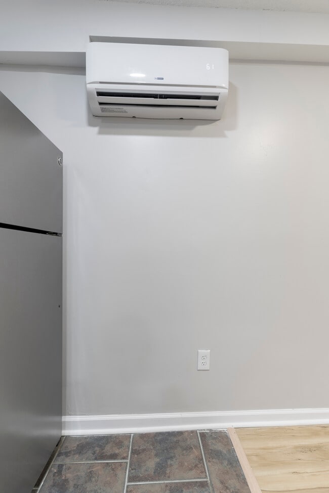 Building Photo - Affordable Luxury Apartment Near DC